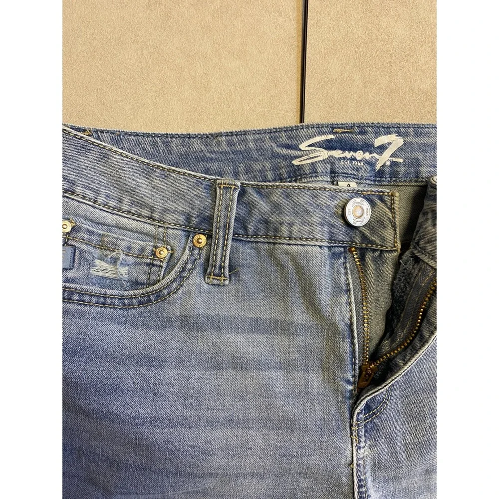 Seven7 Womens Light Wash Distressed Raw Hem Denim Shorts Size 4
